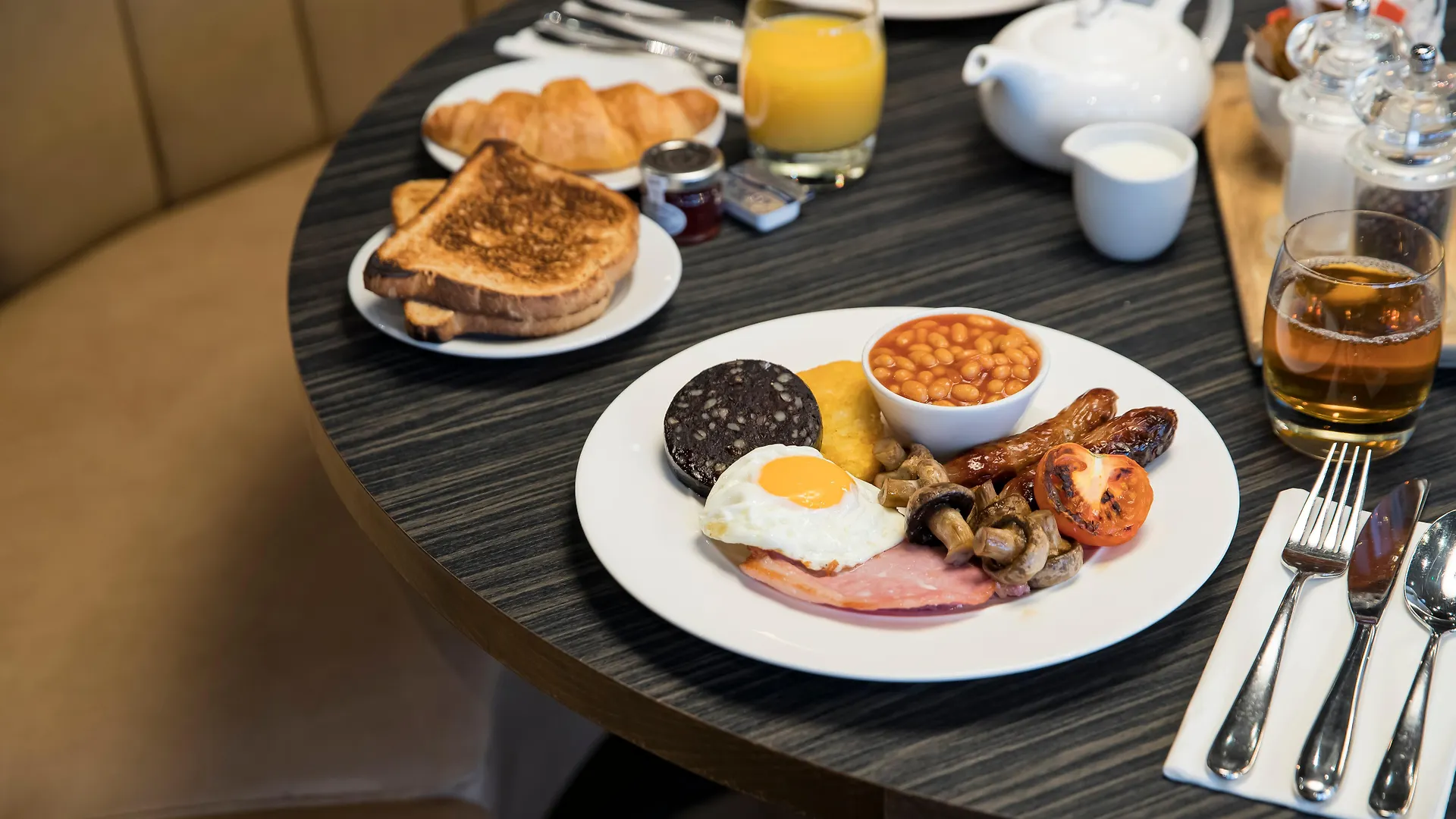 Hotel Crowne Plaza Chester By Ihg