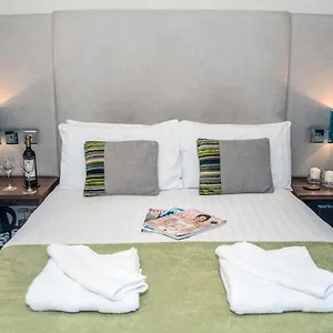 Base Serviced - Road Apartamento