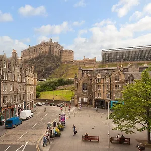 https://castle-suite-1-old-town.edinburghhotelsuk.org
